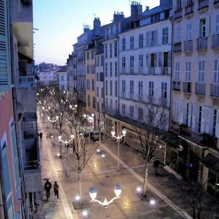 L'olivaroise شقة *